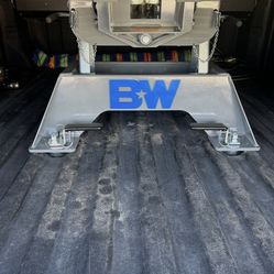 B & W Fifth Wheel Hitch 