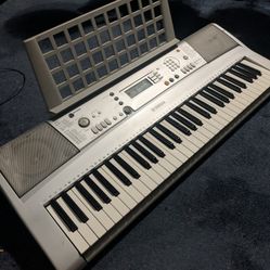 Yamaha YPT-300 keyboard