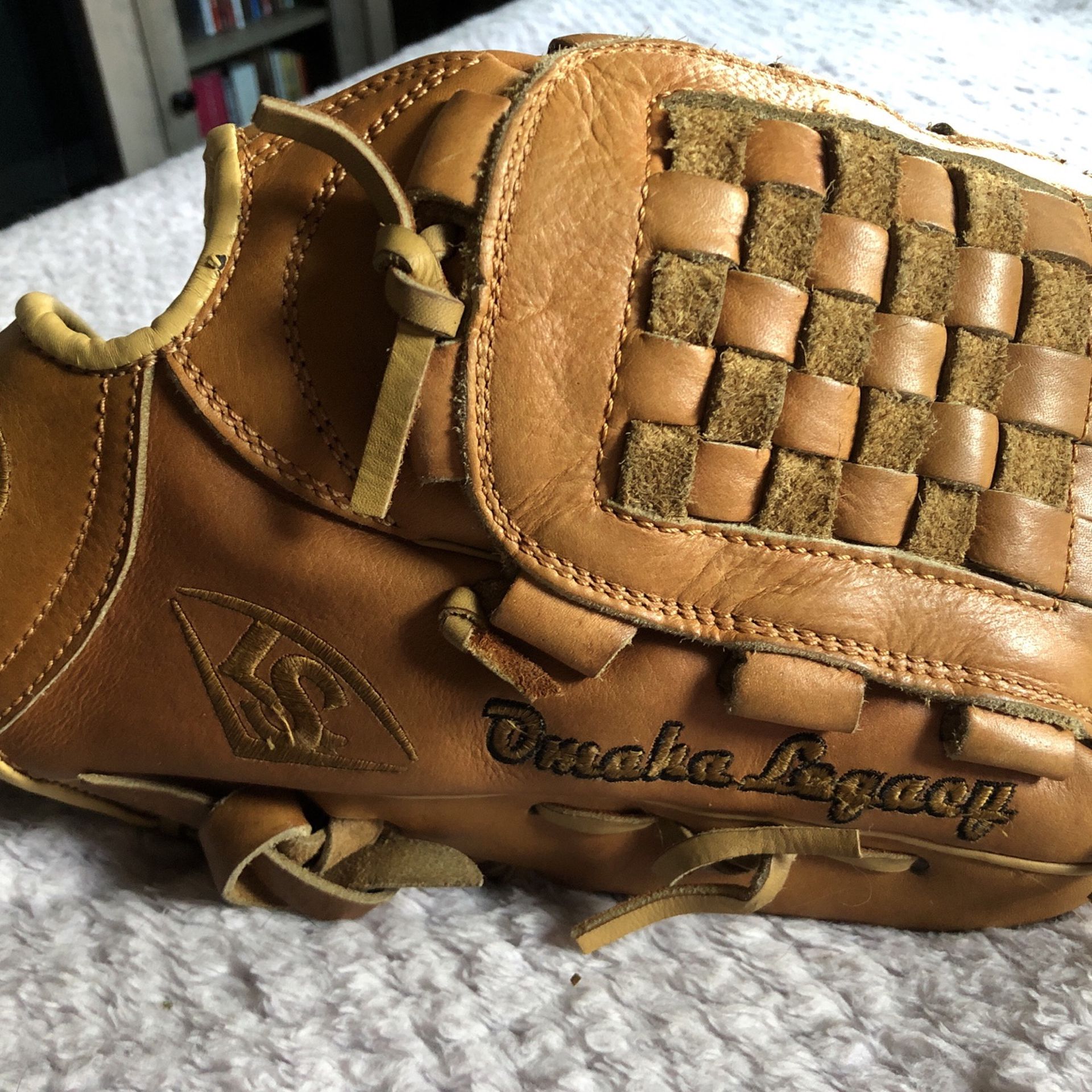 Louisville Slugger Omaha Legacy 12” Baseball Glove