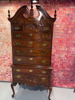 Thomasville Mahogany Highboy Dresser - Free Delivery