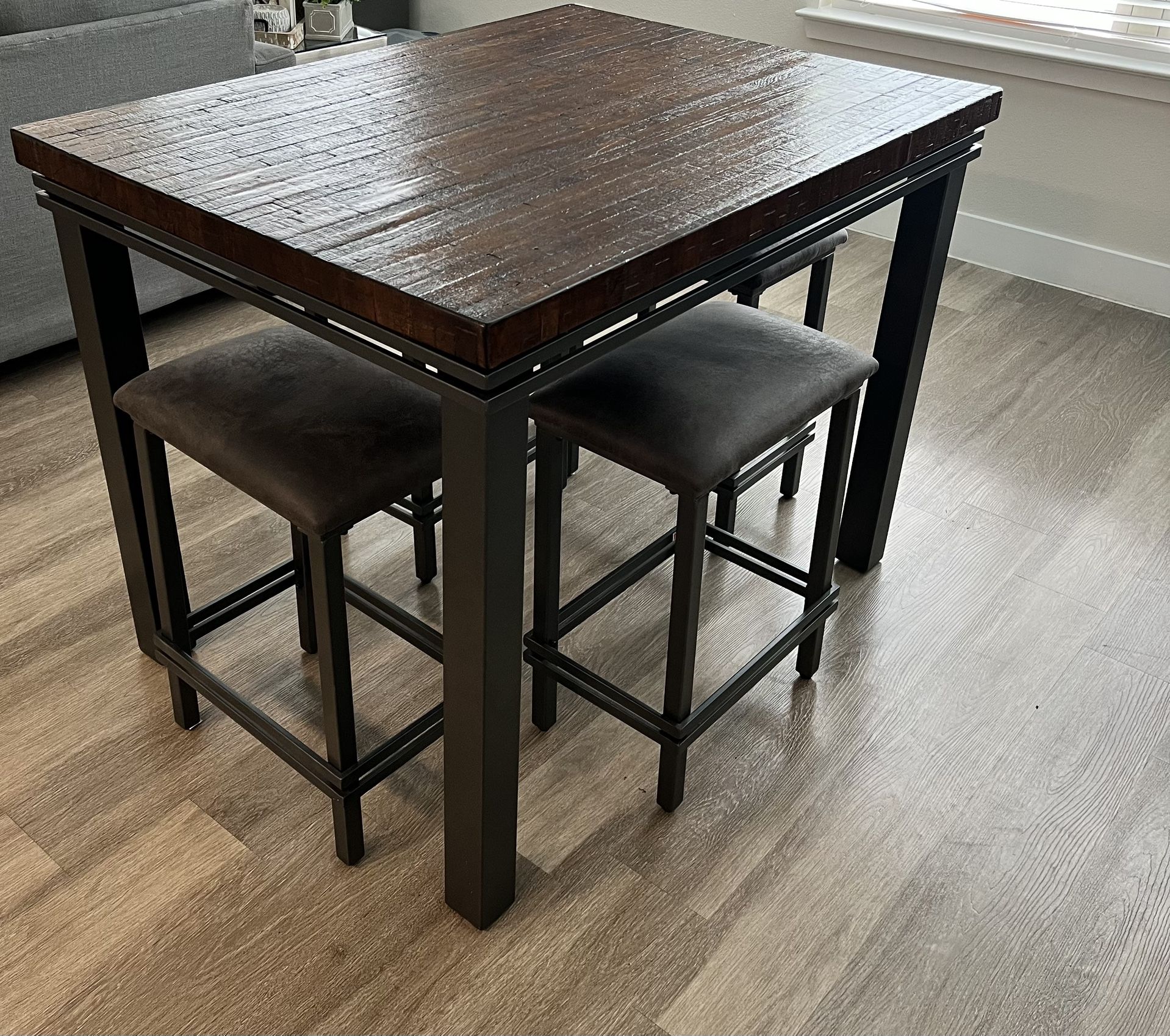 Dining Table With 4 Stools 