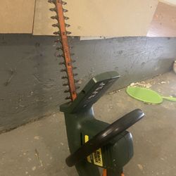 Black&Decker Electric Hedge Trimmer 
