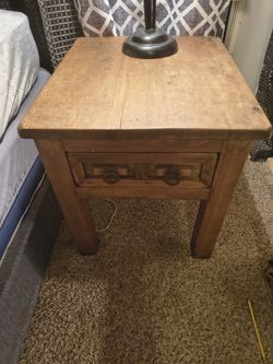 22" W X 26"D X 24"H End Table