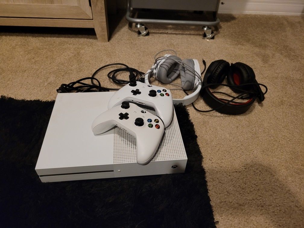 Xbox One S With Two Good Head Sets