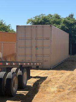 Hand pick your containers today, local container yard in Hesperia