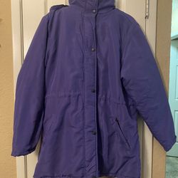 CW  CLASSICS WOMANS WINTER COAT 