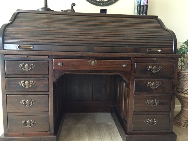 Bennington pine Bicentennial limited edition roll top desk. $450
