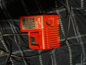Milwaukee dual charger 12-18v charger