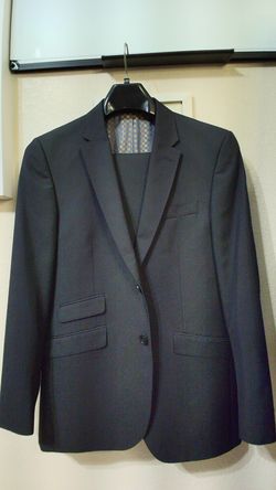 English Laundry Charcoal Grey 2pc Suit - Men’s Size 42s / 34W (Excellent Cond)