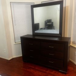 Furniture ,4 Piece Bed Room Set And Sectional 