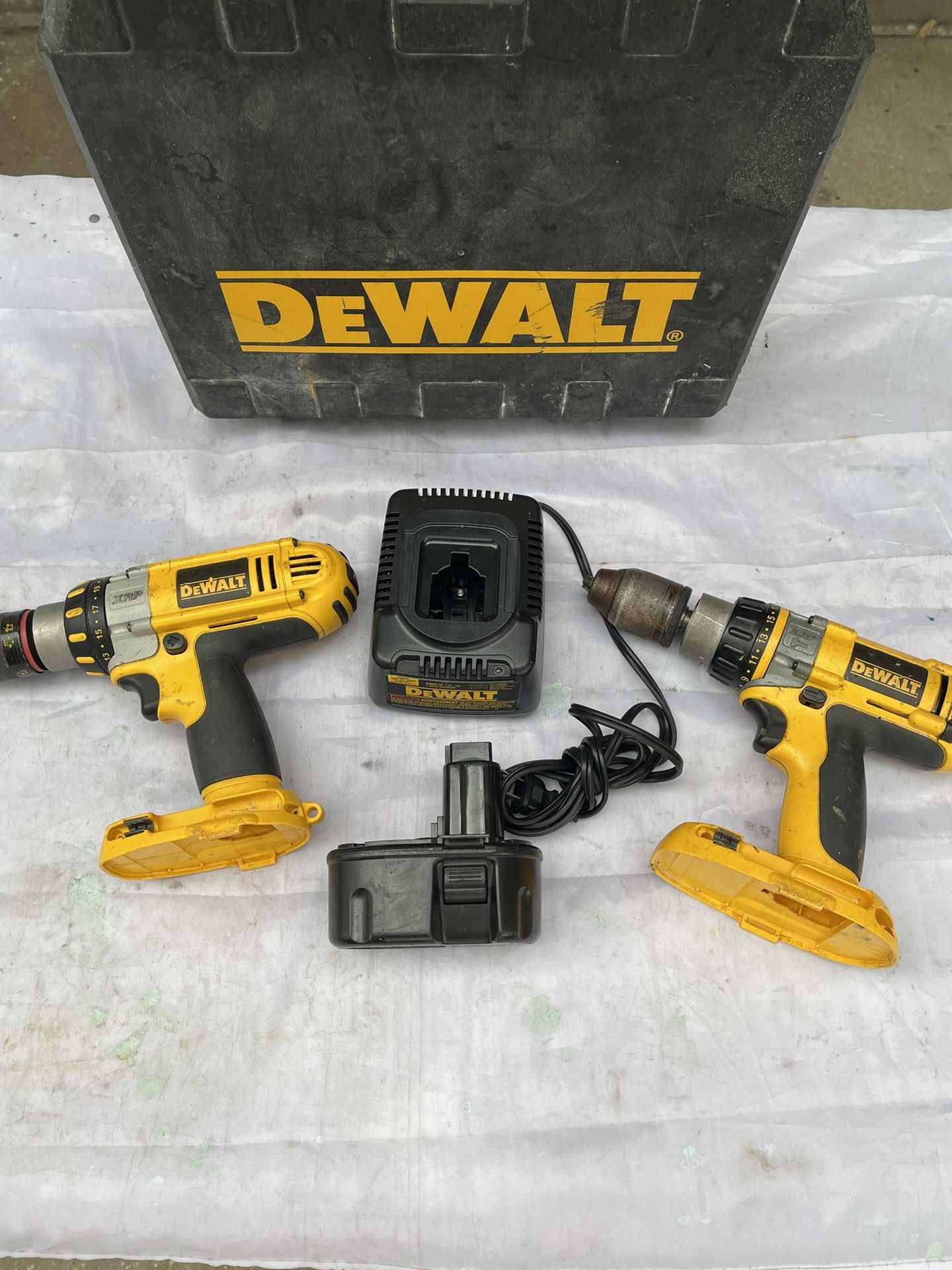 Dewalt 14 V XRP Drill Bundle—Drill Driver, Hammer Drill, Battery, Charger, Hard Case.