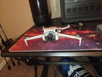 DJI Mini 4 Pro Fly More Bundle Drone