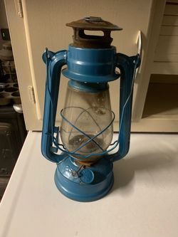 Swallow brand no. 255 kerosene lamp