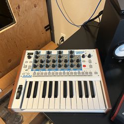 Akai Professional Timbre Wolf Synthesizer Keyboard