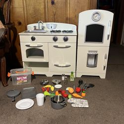 Teamson Kids Little Chef Fairfield – Interactive Modular Retro Wooden Kitchen with Refrigerator, Sink, Stove, and Storage Space for Easy Cleanup – Whi