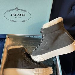 Brand Women’s winter boots- Pr*d* / size 6,5 ( Euro size 36,5 )