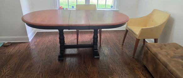 Oval Wood Pedestal Dining Table with Leaf