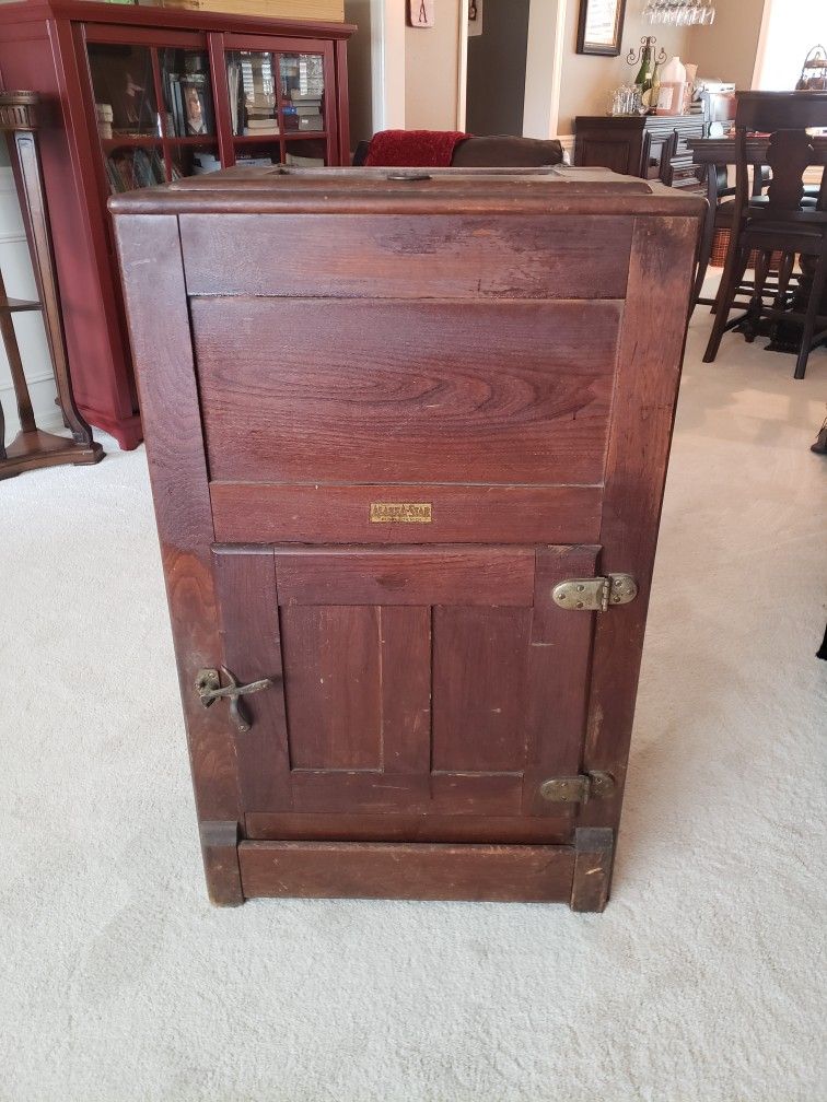 Antique Alaska-Star Ice Box