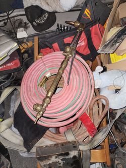 Cutting torch and hose