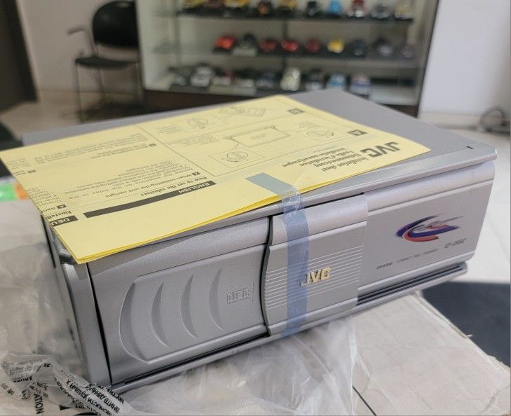 JVC CH-X1000RF 12 Disc CD/ MP3 Changer.