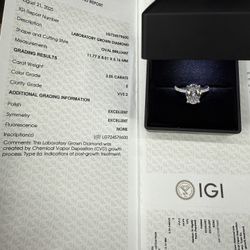 ENGAGEMENT RING OVAL CUT 