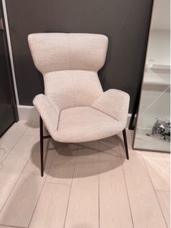 Captain Chair