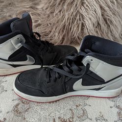 Nike Air Jordan 1 Mid "Johnny Kilroy" Black Red Silver 554724-057 Size 8 1/2