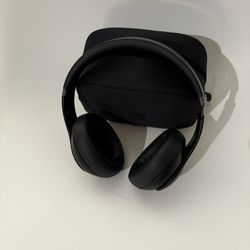 Black Beats Studio Pro