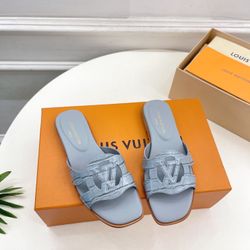Fashionable Slippers 