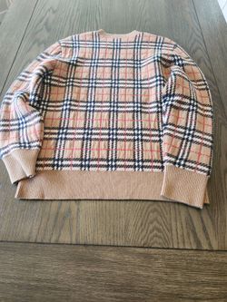 Burberry pull over sweater