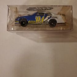 1:64 Scale Kentucky Speedway Nascar Track Car New Condition Diecast Collectible 