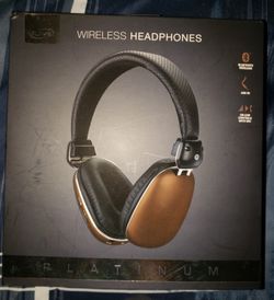 Bluetooth wireless or wired headphones