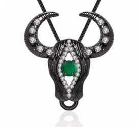 925 Sterling Silver Natural Green Agate Bull Head Pendant Necklace