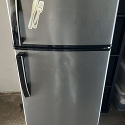 Premium Levella Silver aluminum refrigerator 7.3 cu
