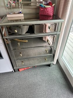 Dresser And 2 Nightstands