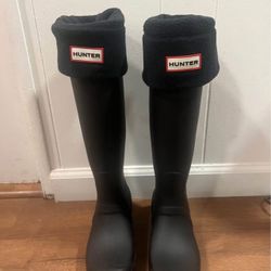 Hunter Rain boots Size 5 With Socks Warmer