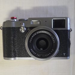 Fujifilm X100T (Silver) – Bundle w/ Flash, Black Mist Filter & Thumb Grip
