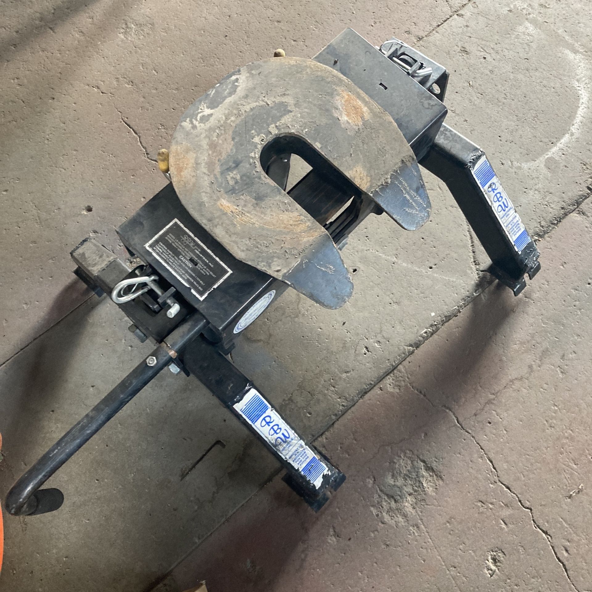 Fifth Wheel Trailer Hitch 