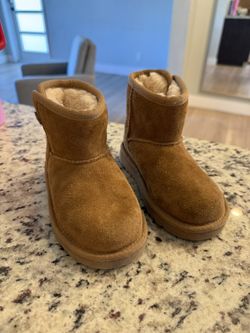 Toddler Size 9 UGG Boots - Worn Only To Try On