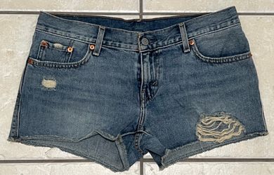 Levi’s women size 28 denim shorts