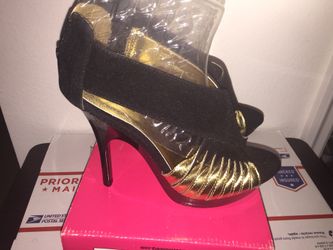 New Gold and Black Velvet Dress Heels, size 8 1/2