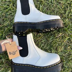 Dr. Martens 2976 Quad Platform Chelsea Boots
