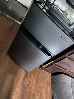 Mini fridge