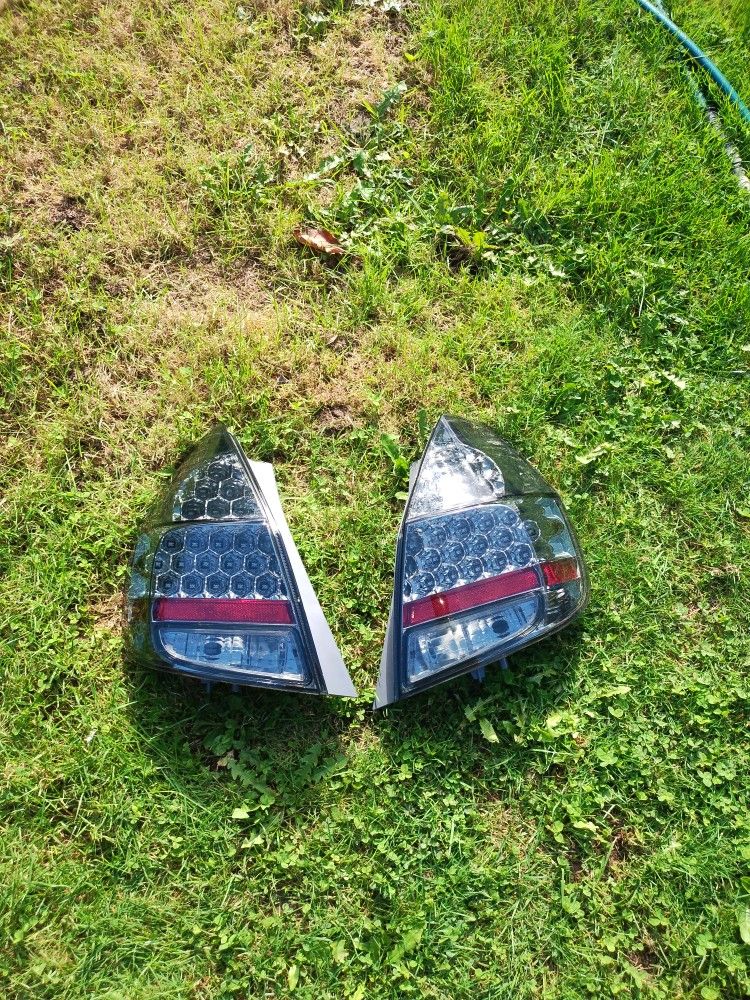 2008 Honda fit rear tail lights