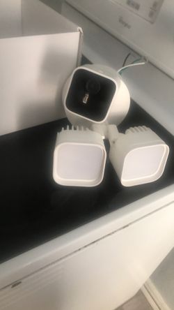 Wired Floodlight blink