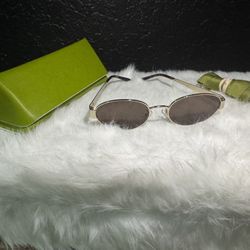 Glamorous Tory Burch Sunglasses ! 