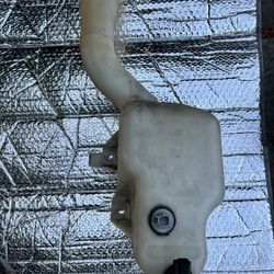 windshield washer reservoir From Chrysler 300.