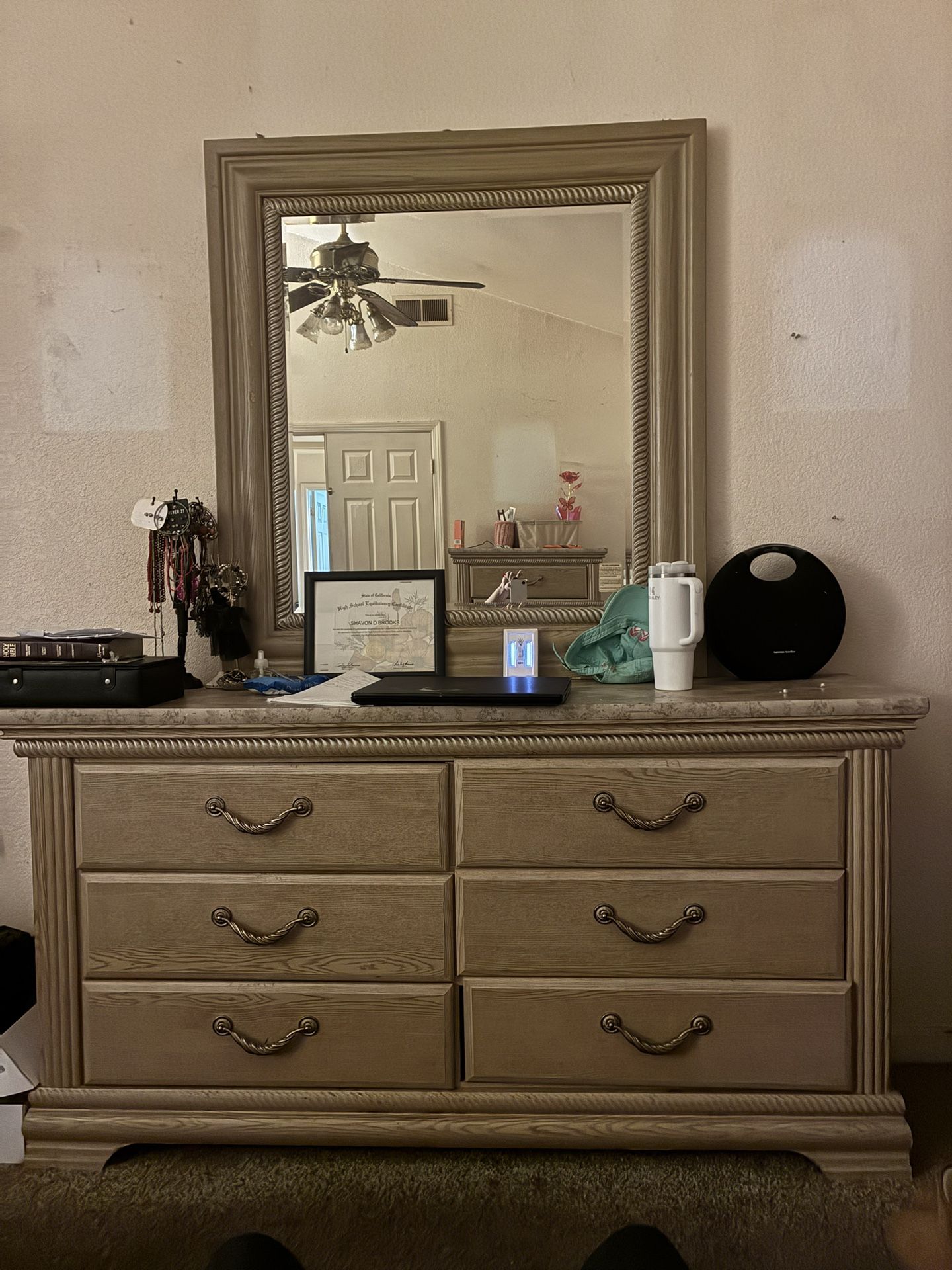 Dresser Set