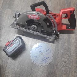 Milwaukee
M18 FUEL 18V Lithium-Ion Cordless 7-1/4 in. Rear Handle Circular Saw (Tool-Only)