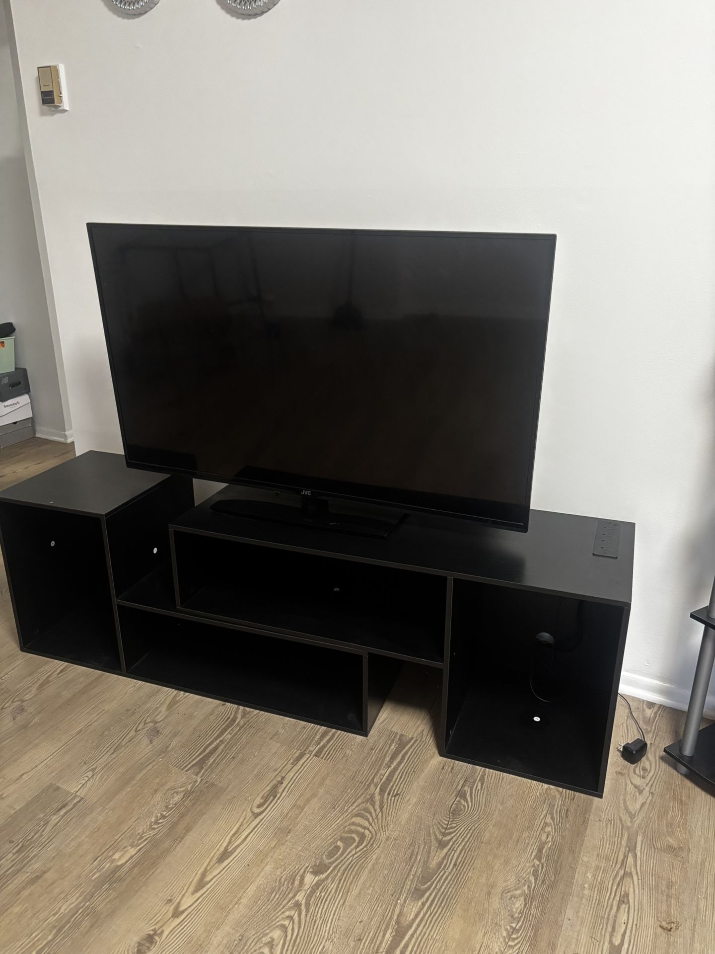 Tv & Stand